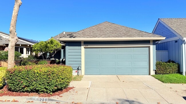 Photo - 228 Puddingstone Rd House