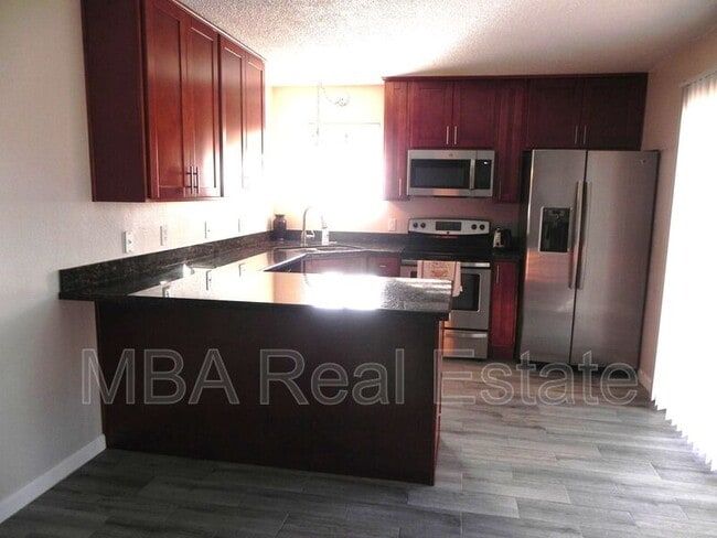 Foto del edificio - 15650 N 19th Ave