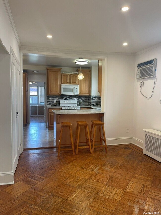 Building Photo - 78-22 79th Ln