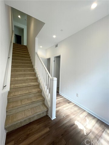 Building Photo - 158 Schick