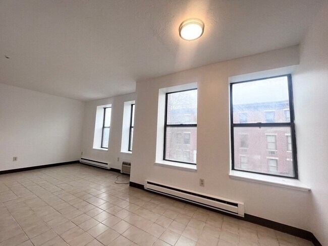 Foto del edificio - 1 Cypress Rd