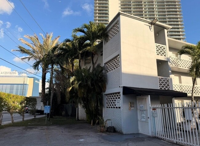 Foto del edificio - 1610 NW N River Dr
