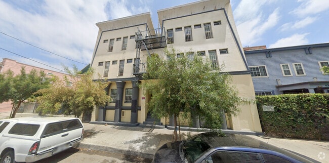 Building Photo - 430 Union Avenue