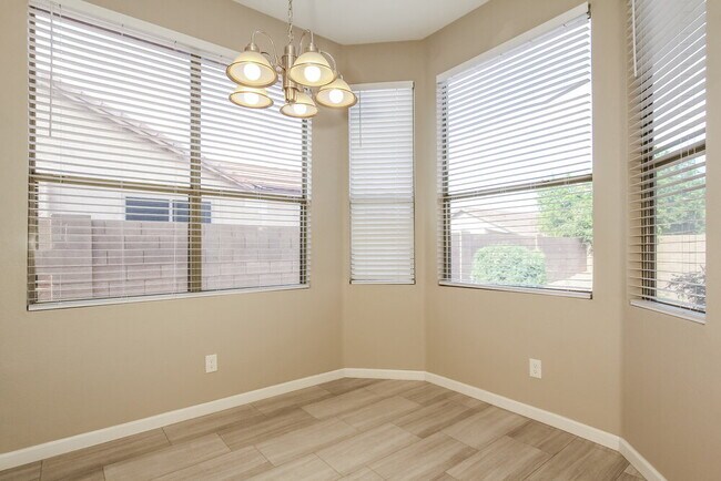 Foto del edificio - 6482 W Matilda Ln