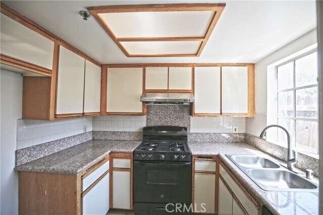 Foto del edificio - 1211 Huntington Dr