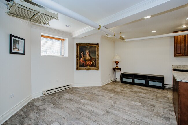 Foto del edificio - 622 W Briar Pl