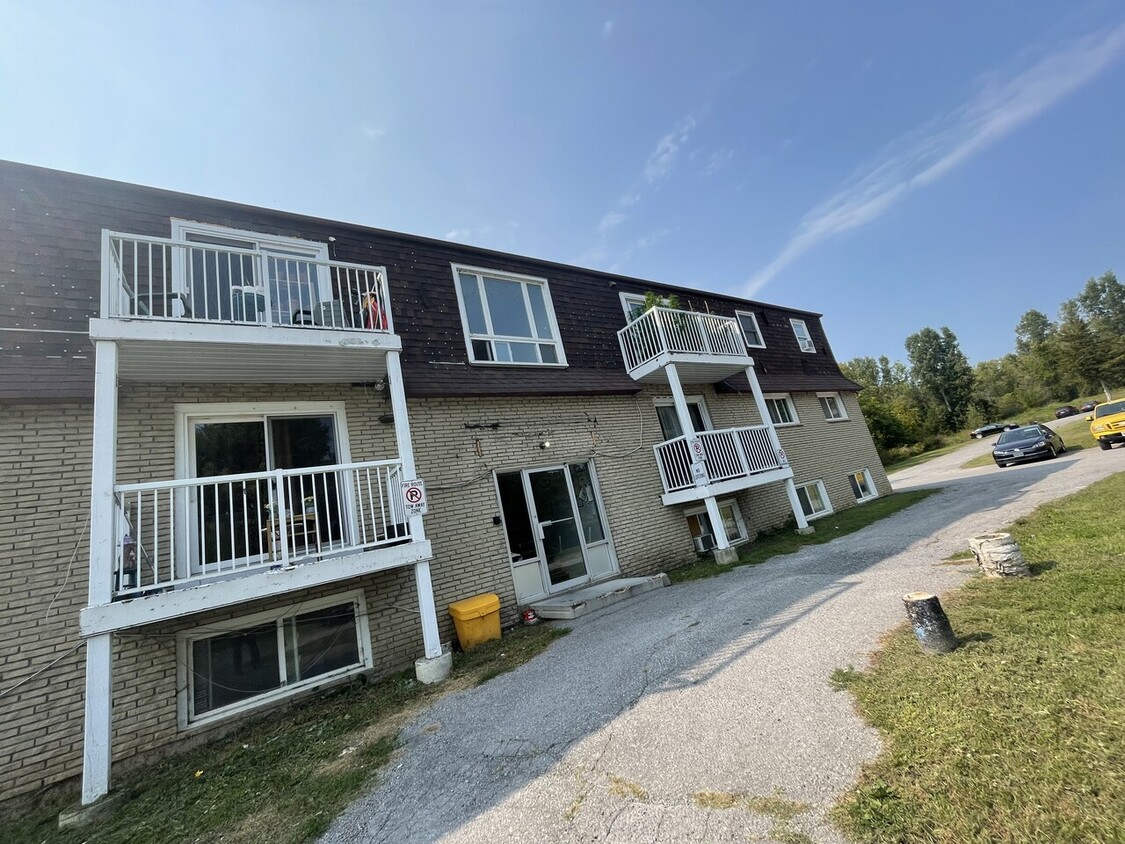 Primary Photo - Beautiful 1 Bedroom Apartment in Trenton