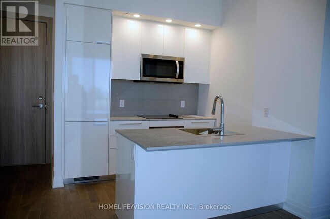 Building Photo - 75 Canterbury Pl