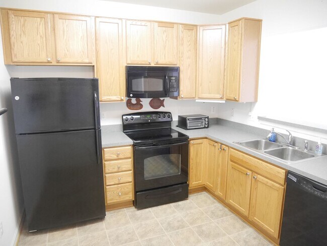 Foto del edificio - Two Bedroom, Two Bathroom Condo- 55 Plus Community