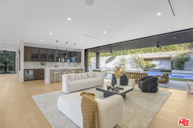 Foto del edificio - 4246 Levitt Ln
