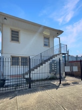 Building Photo - 1725 Dumaine St