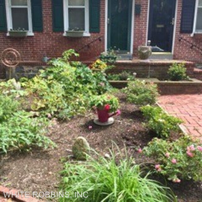 Building Photo - 3 br, 1.5 bath House - 2426 Riddle Ave