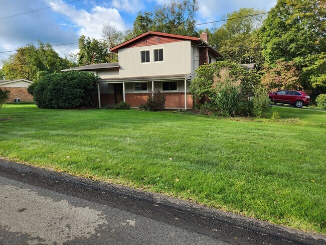 Foto del edificio - 3484 Woodland Dr