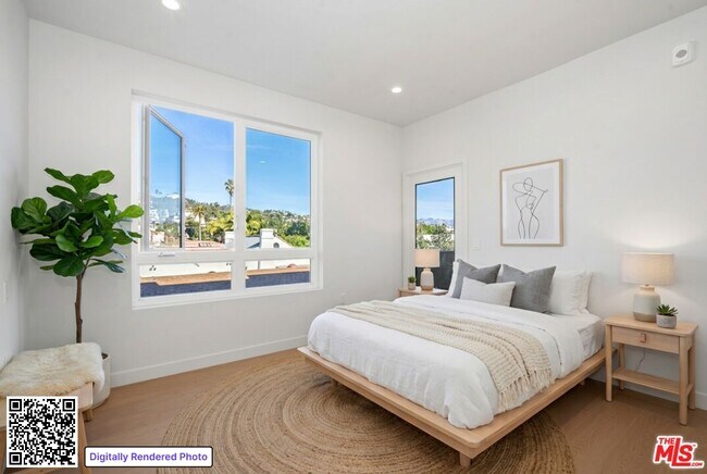 Foto del edificio - 1717 Winona Blvd