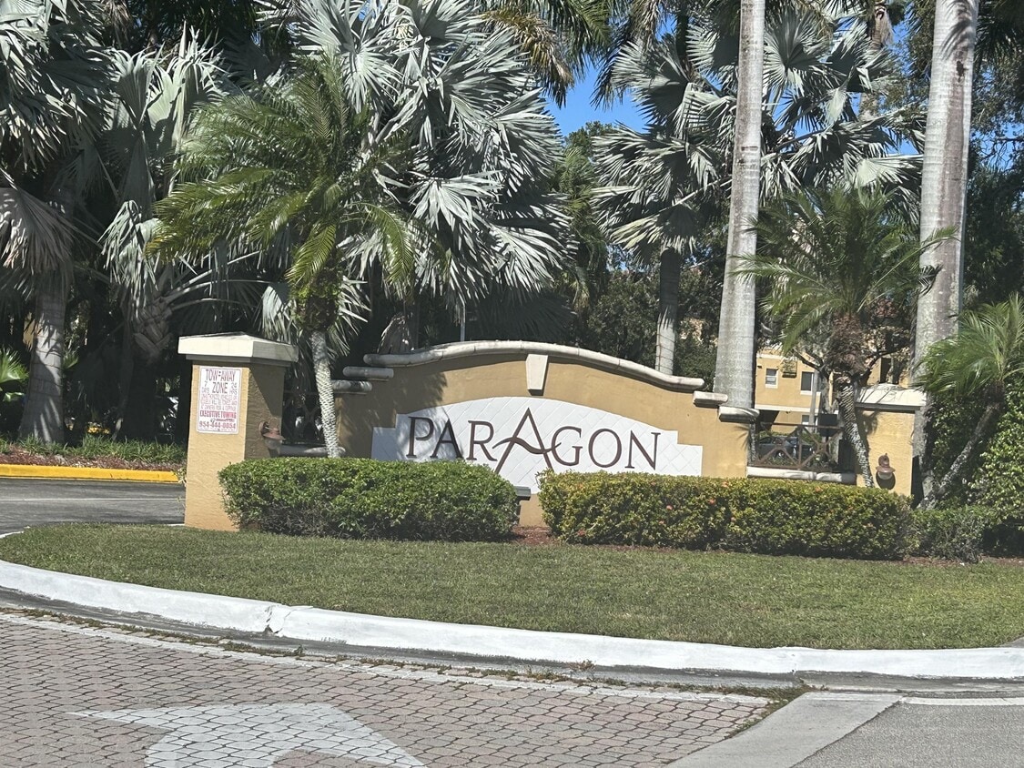 Photo - 771 N Pine Island Rd (Plantation, FL)