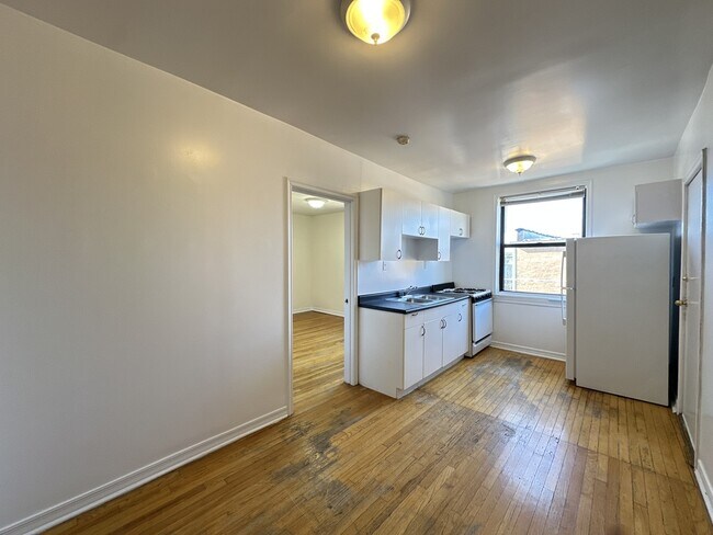 Foto del edificio - 2334.5 N Spaulding Ave