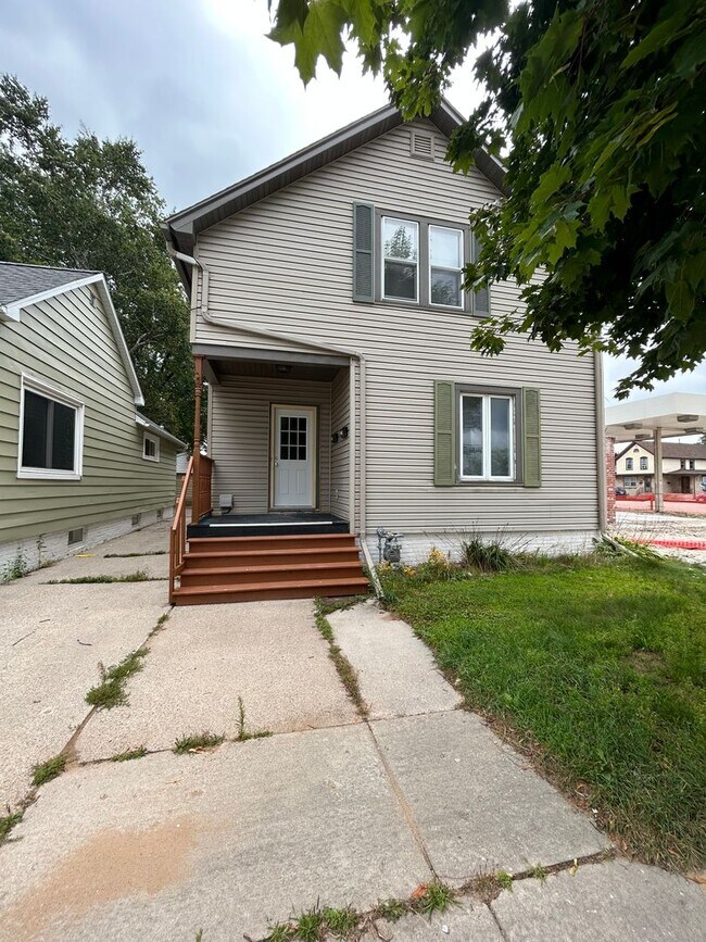 Building Photo - 1419 21st St