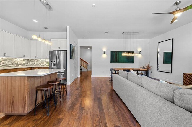 Foto del edificio - 1504 Collier St