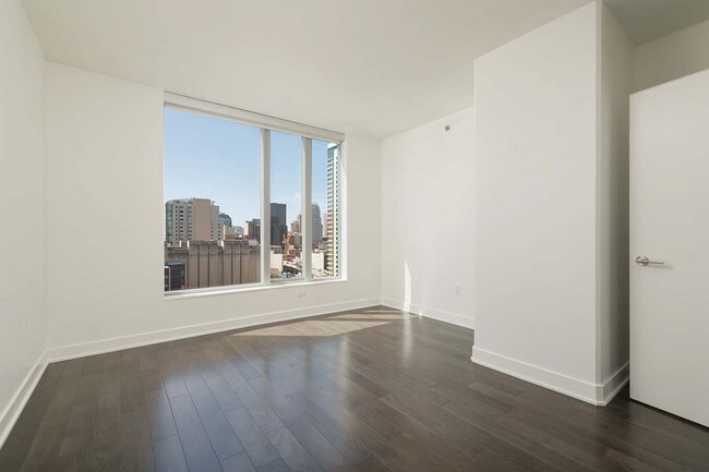 Building Photo - LUMINA Condo with Bay and Bridge Views