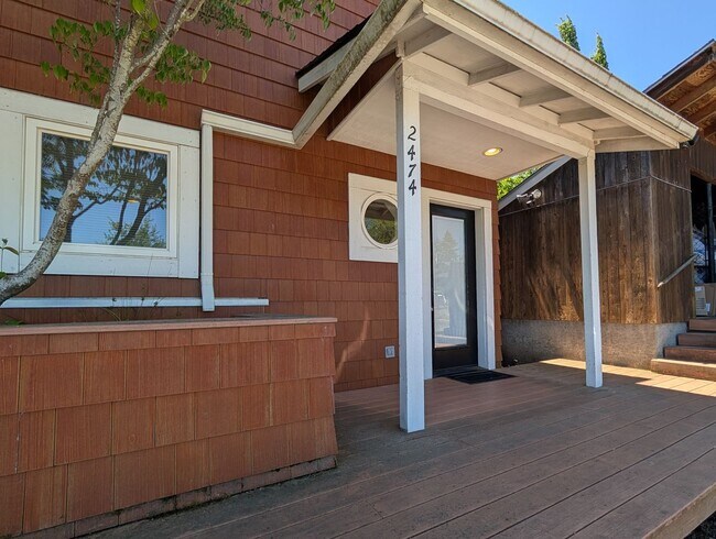 Building Photo - Beautiful 2-Bedroom, 2.5-Bath Condo Near Amazon Park!