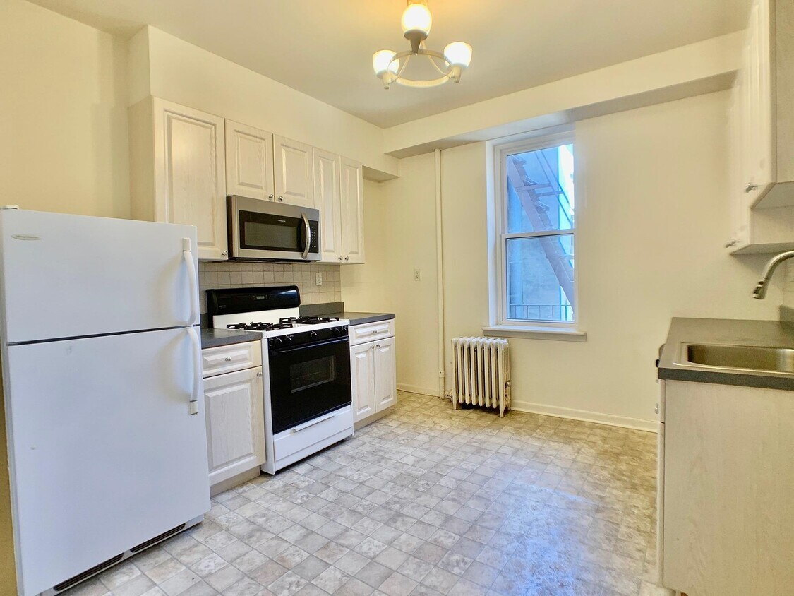 Primary Photo - 106 11th St