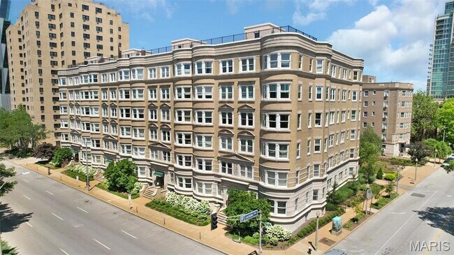 Foto del edificio - 4 Kingshighway Blvd