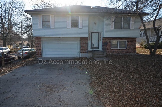 Building Photo - 4307 W 51st St Roeland Park KS 66205