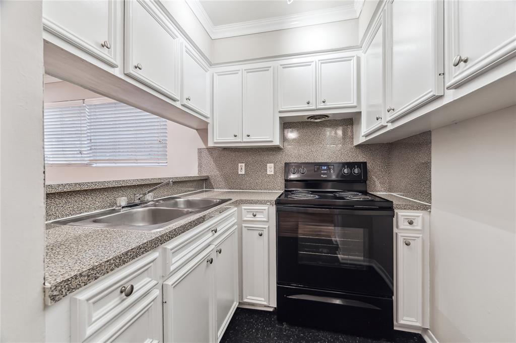 Foto principal - 3414 Garrott St
