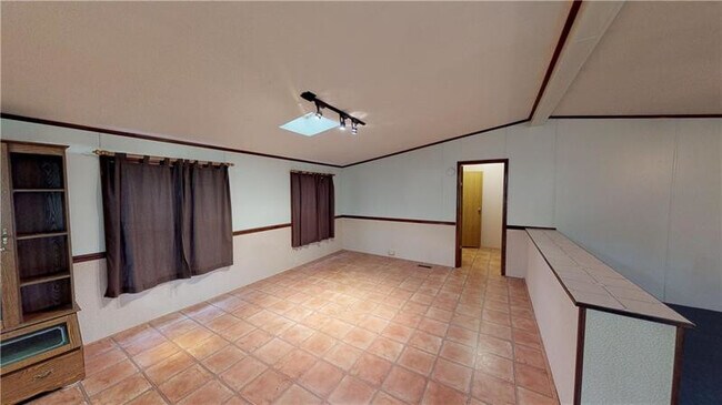 Building Photo - 157 Kaiser Rd