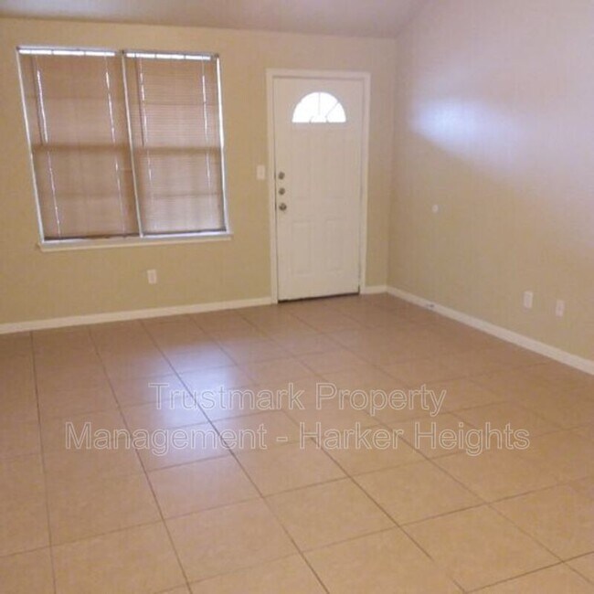 Building Photo - 4207 Cambridge Dr