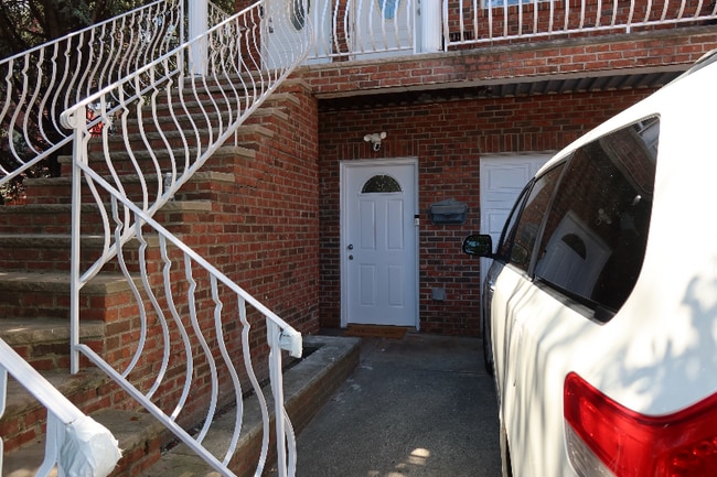 Foto del edificio - 68-43 Jay Ave