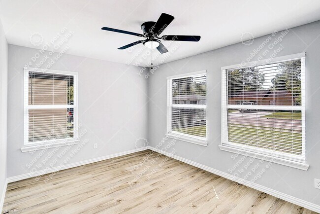 Foto del edificio - 4 br, 2 bath House - 1107 Valerie Ave
