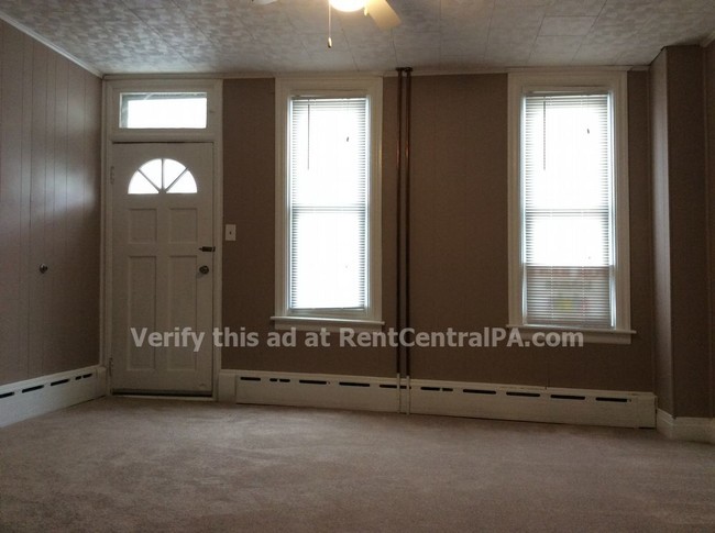 Building Photo - 815 Locust St