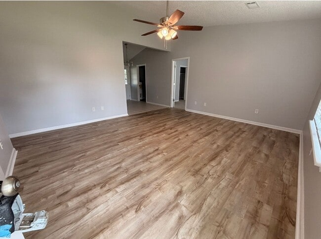 Building Photo - 1006 Ridgeland Dr