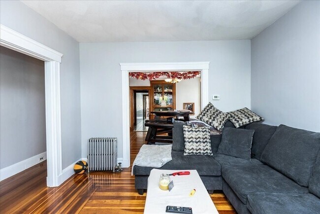 Foto del edificio - 565-567 Riverside Ave