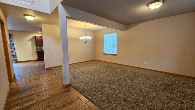 Building Photo - Large 4 Bed Home in Yelm