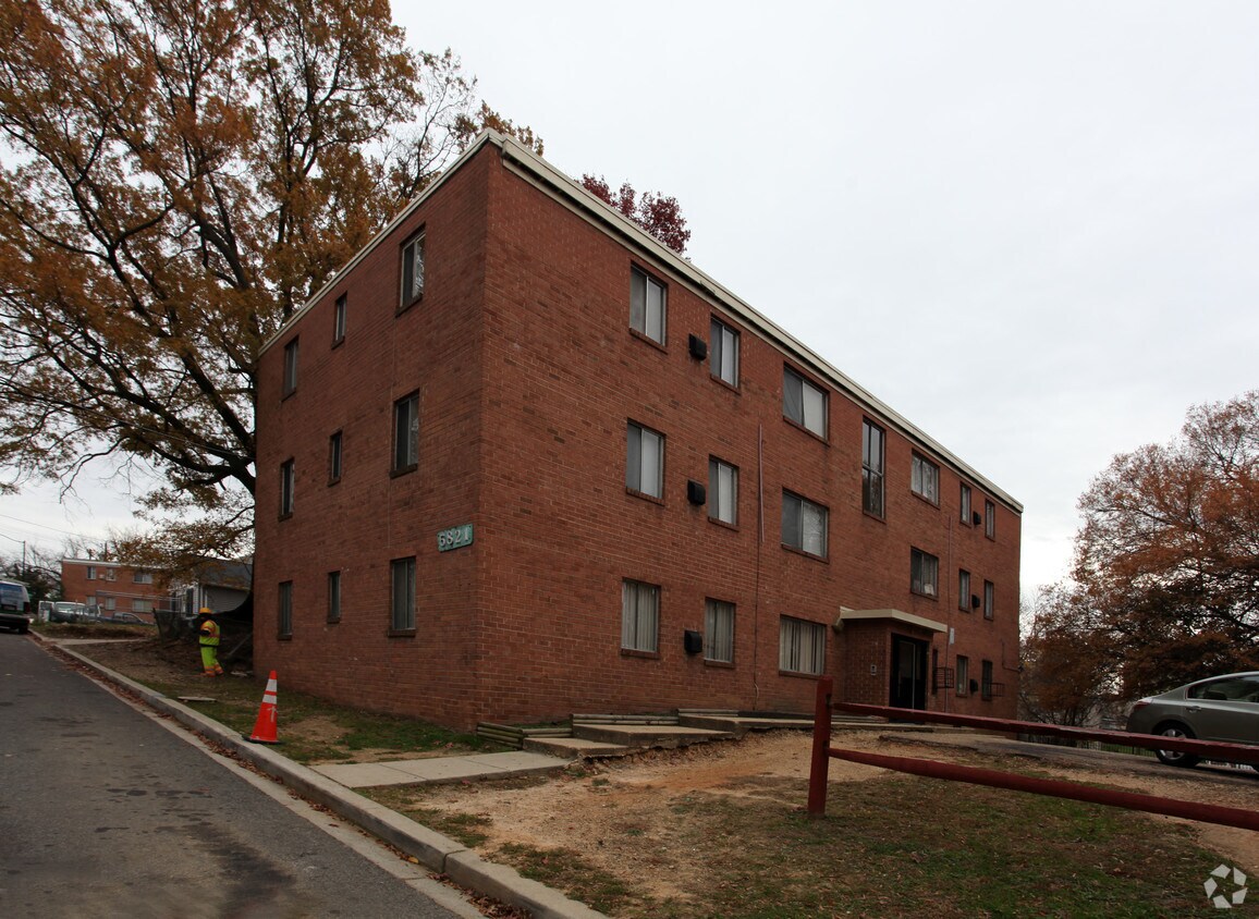 Foto principal - 5821 Field Pl NE