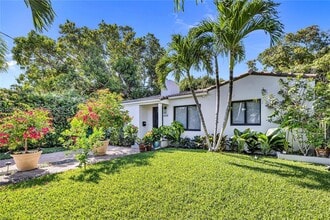 Building Photo - 3030 SW 2nd Ave