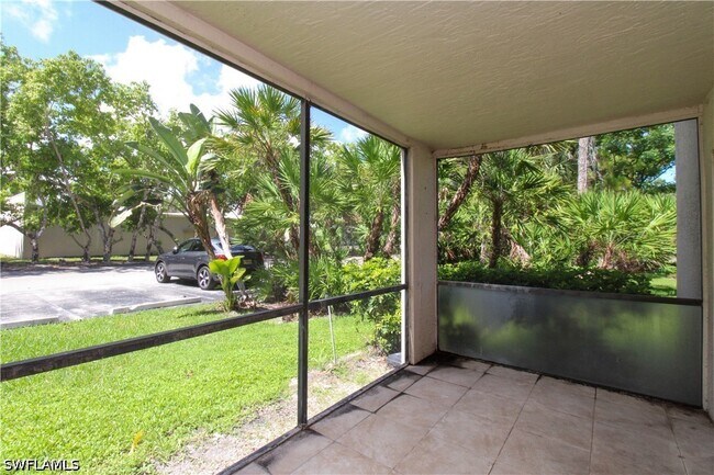Foto del edificio - 2118 Arbour Walk Cir