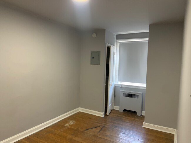 Bedroom 2 - 6450 Marsden St