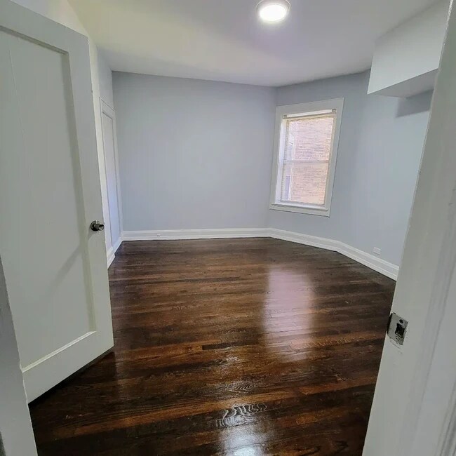 Foto del edificio - 5824 S Michigan Ave