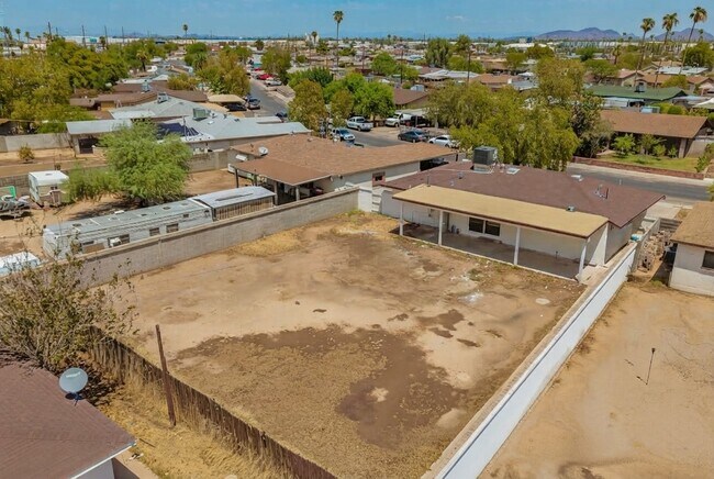 Building Photo - 4542 N 50th Dr