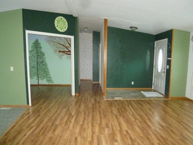 Building Photo - Rural North Idaho Home