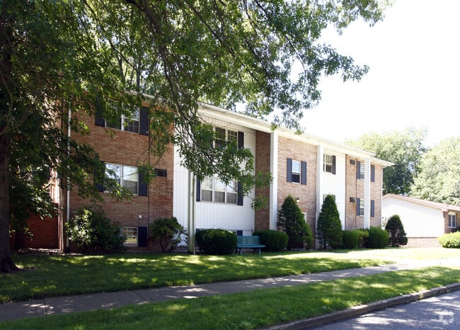 Building Photo - Monroe Apartments