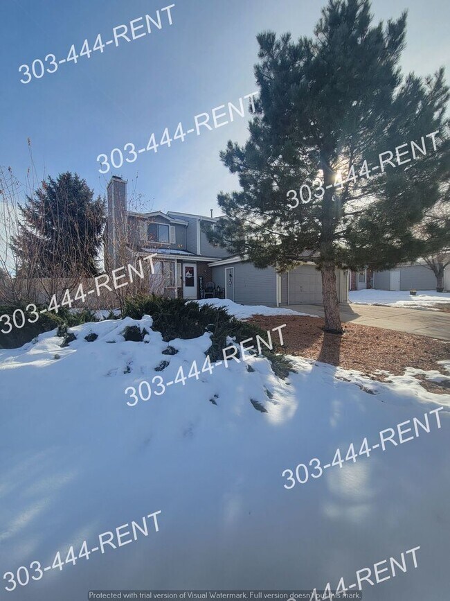 Foto del edificio - Large 4 Bedroom 3 Bathroom Home on Corner Lot!