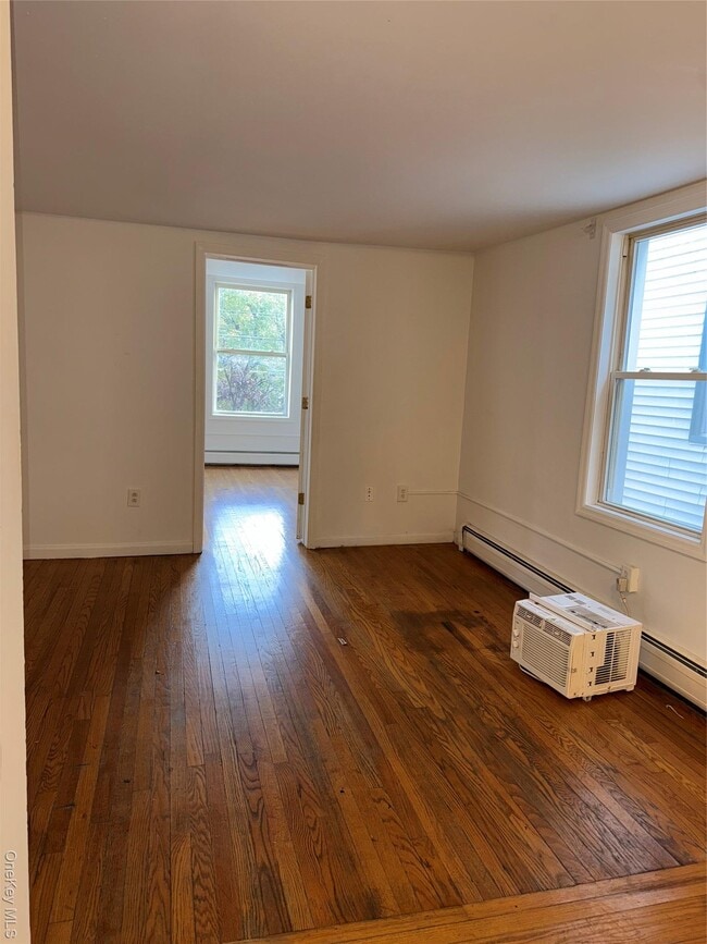 Foto del edificio - 58 Gifford Ave