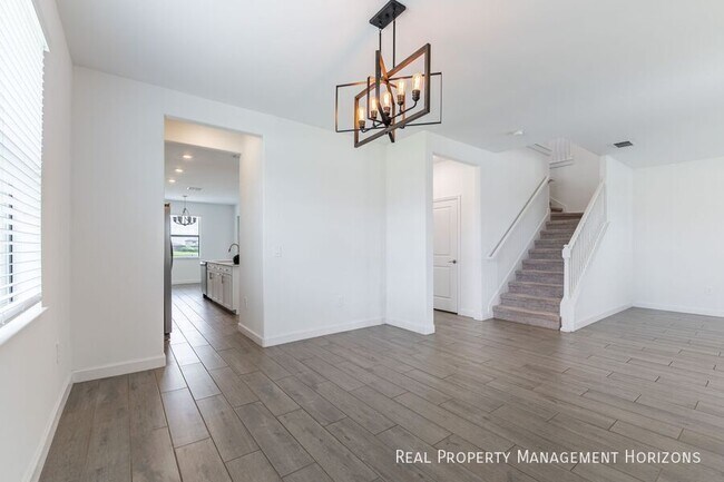 Building Photo - 15436 White Linen Dr