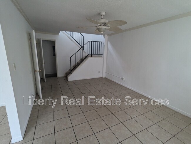 Foto del edificio - 817 Lesa St