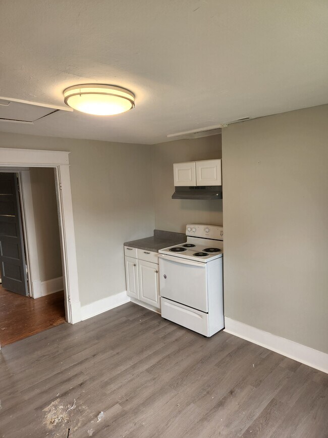 New Range - 1032 Morehead Ave SE