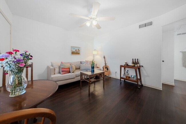 Foto del edificio - 2408 Longview St